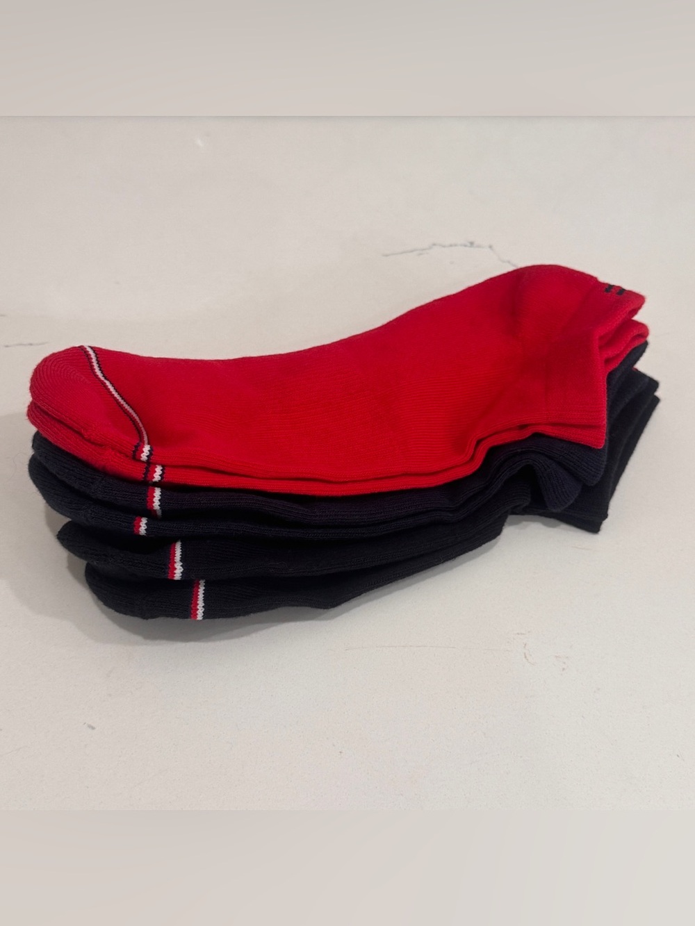 Tommy Hilfiger Men's 3-Pack No Show Socks NWOT Red Navy Black